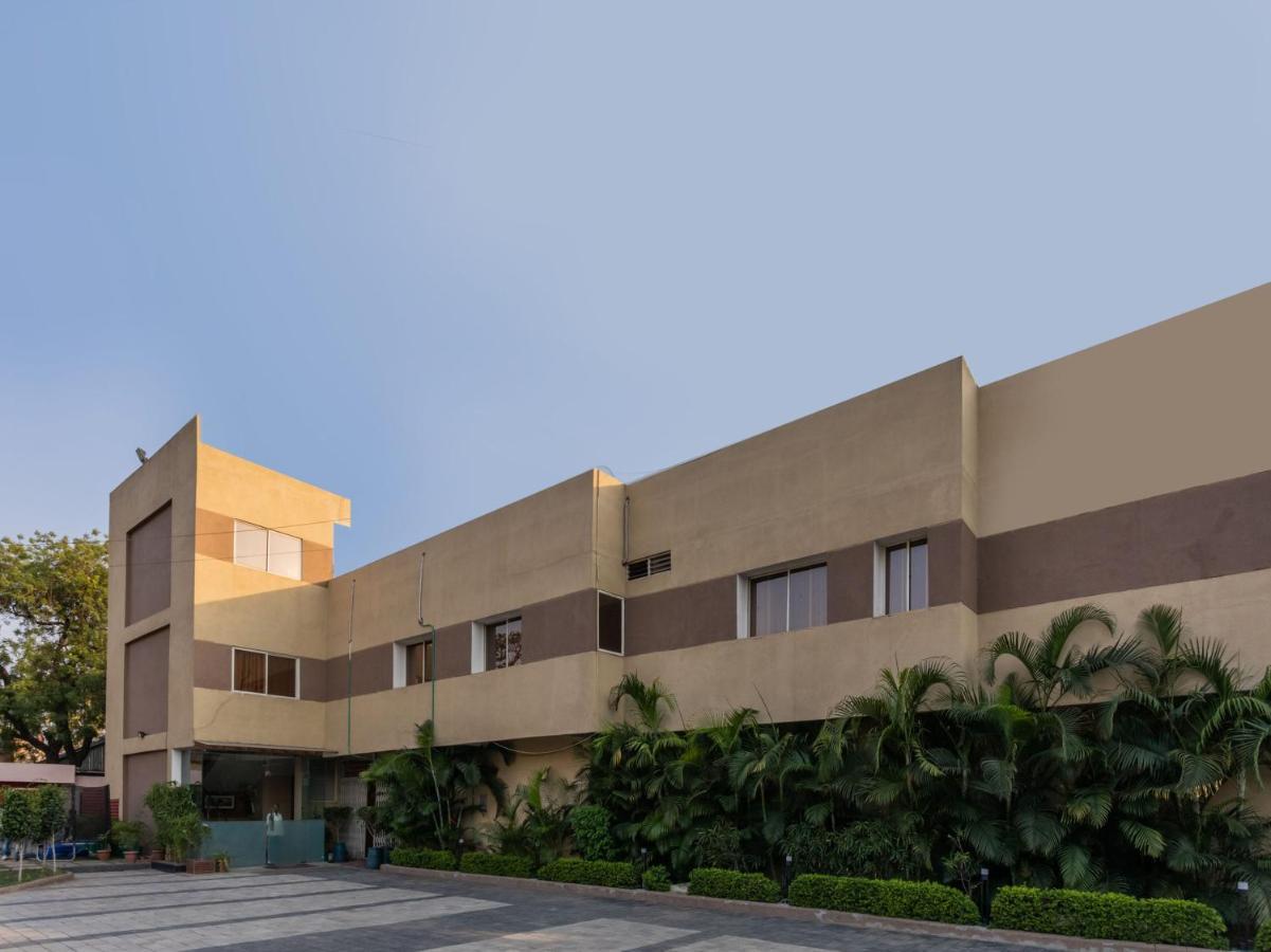Spot On 73694 Hotel Prakash Saharanpur Esterno foto